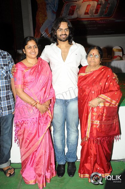 Celebrities-With-Mothers-Exclusive-Photos